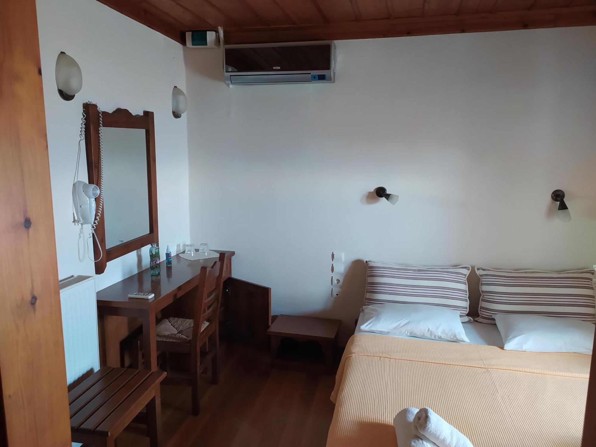 Archontiko Iatridis Hotel Mouresi Exterior photo